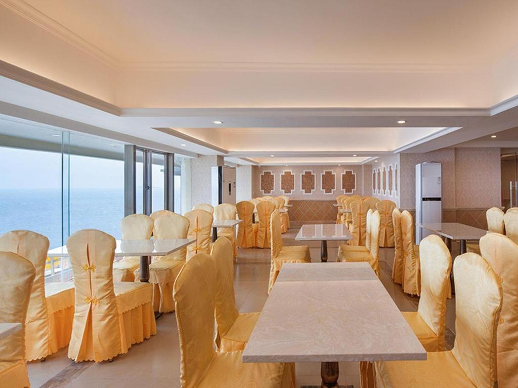Vienna Classic Hotel Guangdong Yangxi Moon Bay Esterno foto