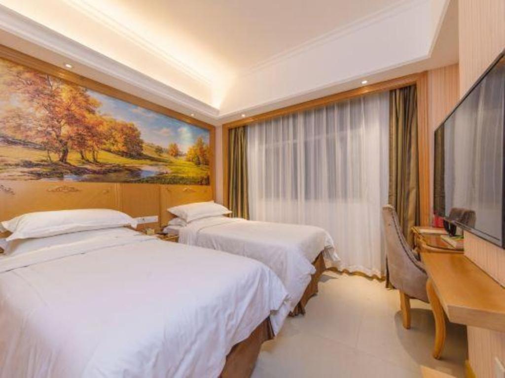 Vienna Classic Hotel Guangdong Yangxi Moon Bay Esterno foto