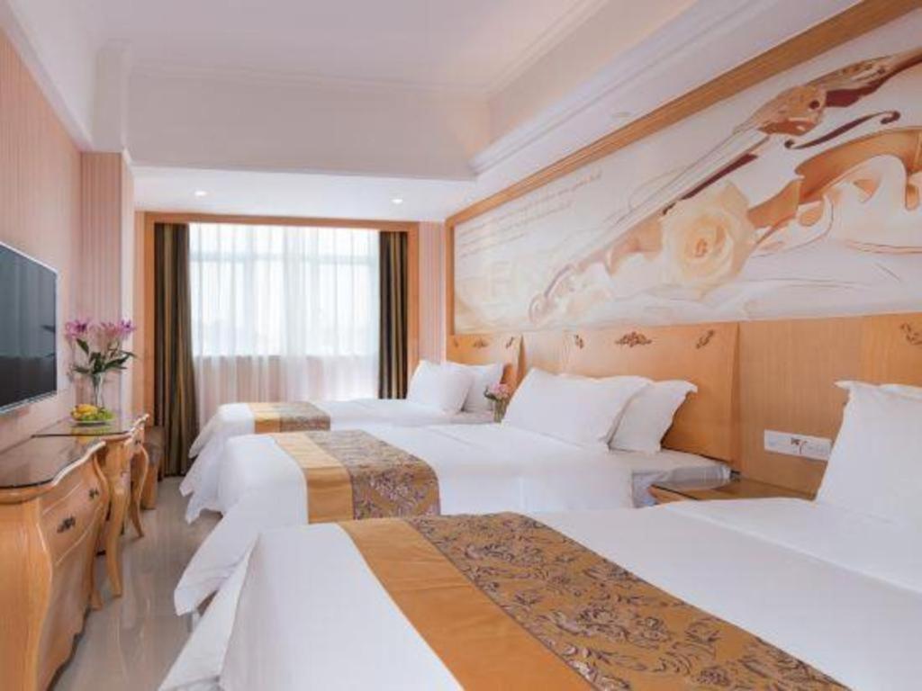 Vienna Classic Hotel Guangdong Yangxi Moon Bay Esterno foto