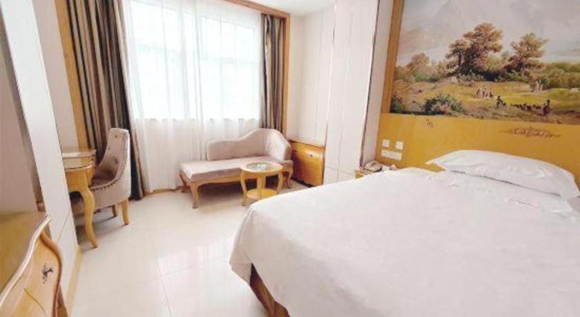 Vienna Classic Hotel Guangdong Yangxi Moon Bay Esterno foto