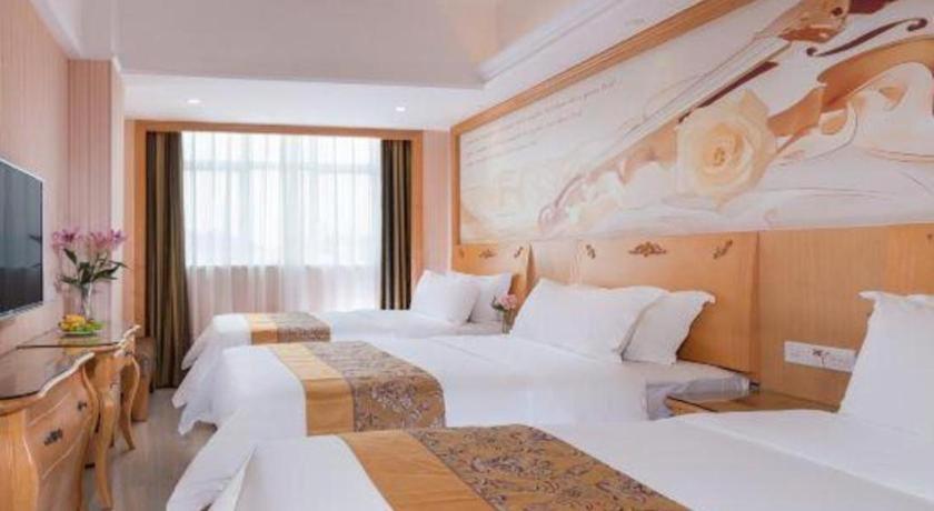 Vienna Classic Hotel Guangdong Yangxi Moon Bay Esterno foto